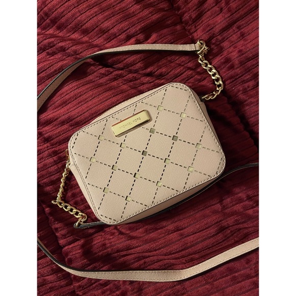 💕HP💕 RARE MICHAEL KORS PINK CROSSBODY PURSE!!!! - Picture 3 of 7